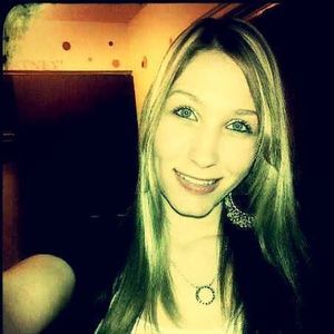 Meet your Posher, Courtney